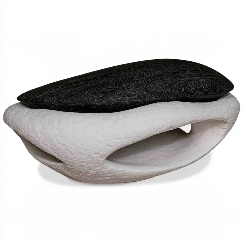 Mesa de centro ovalada gris y negra con hueco lateral de la marca Vardica, superficie elegante y moderna.